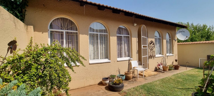 2 Bedroom Property for Sale in Heuwelsig Free State
